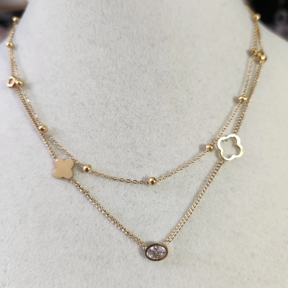 Stainless steel layered crystal clover necklace - Picture 4 of 5